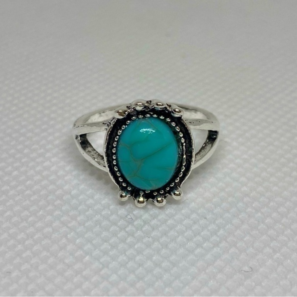 Oval Turquoise Ring